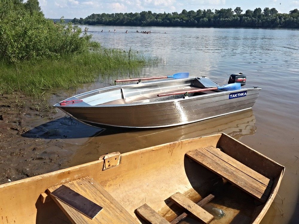 Алюминиевая моторная лодка Тактика-390 Р Продажа и доставка, низкие цены нароссийские алюминиевые моторные лодки Tactic 390p.
