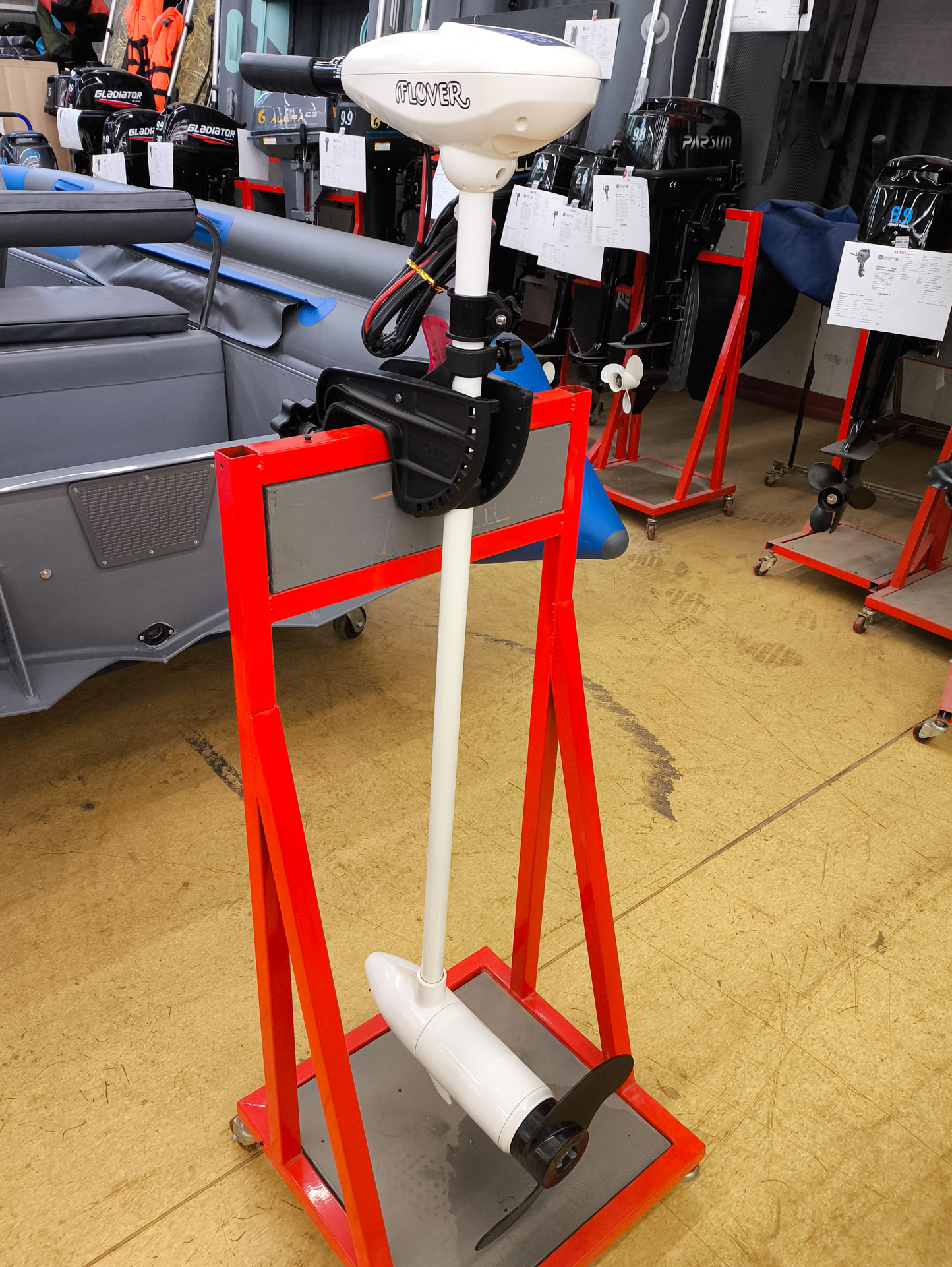 ������������ �������� Flover F 45 TGS ������ ����� � ���������� ��������� �� ������ � ������� ��������� �� ������. ��������� �� ������, ����� ������ 75 ��, ��� ����� �� 1200 ��, �������� ��������� 0,73 �.�., ����� ������ 9,1 ��. ������ ������!