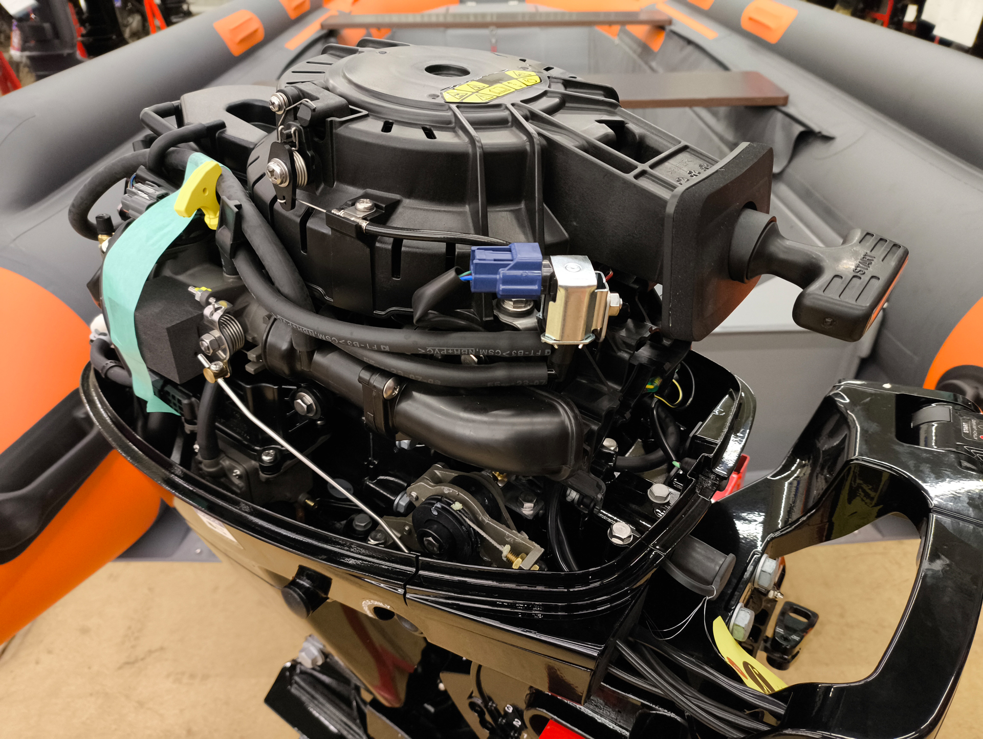 ������ � �������� �������������� �������� ����� Mercury ME F 9.9 M � ����������� �������� ������ ������� ����� ����� 38 �� � �������� �������� ��� ����� ���.