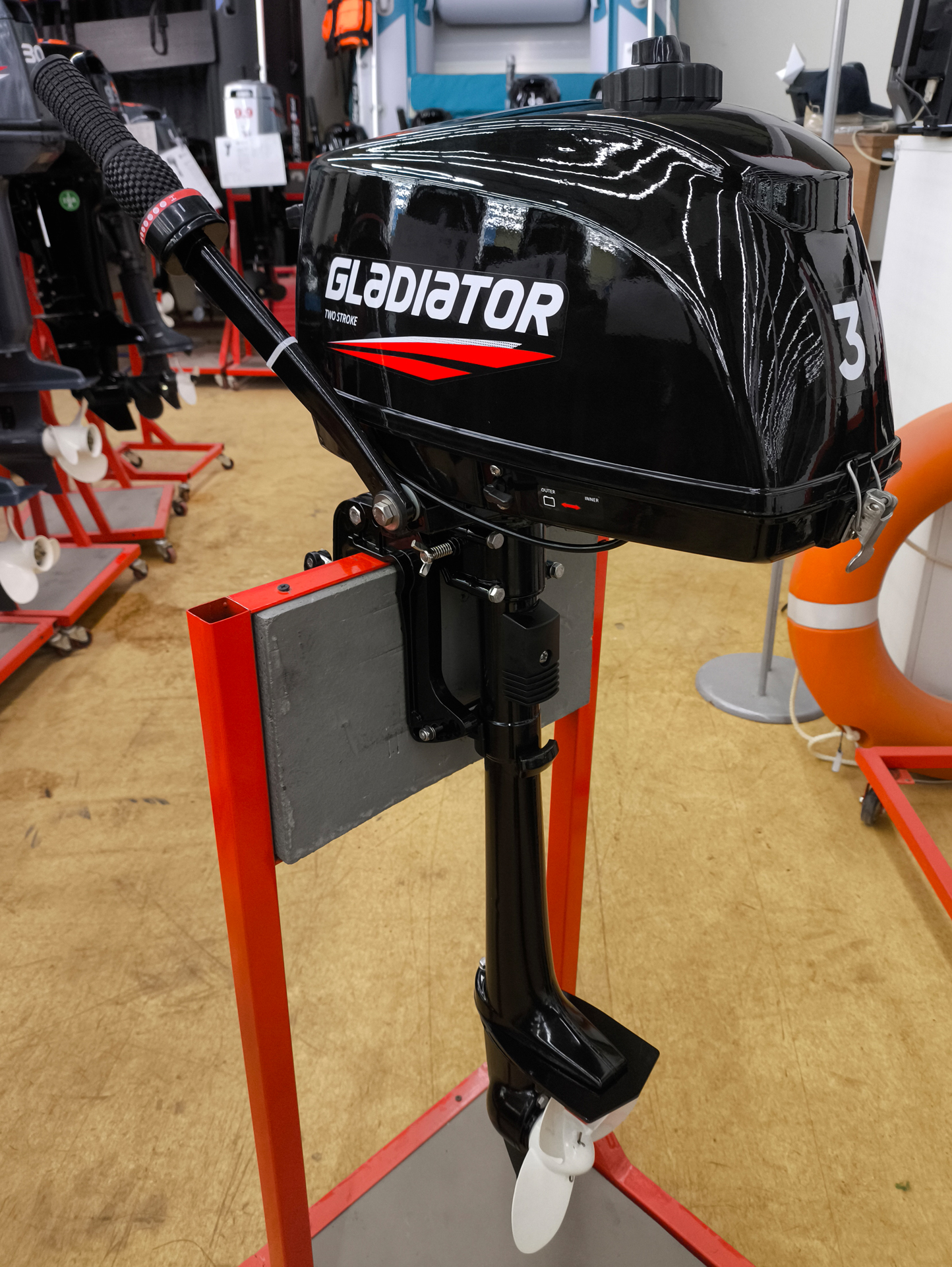 ������ � �������� �������� ����� Gladiator G 3 FHS ����� ����� 10 �� � ����������� ���������� 3 �.�. � ���������� ����� 1.4 � - ��������� ����� ��� ���������� ����� ���