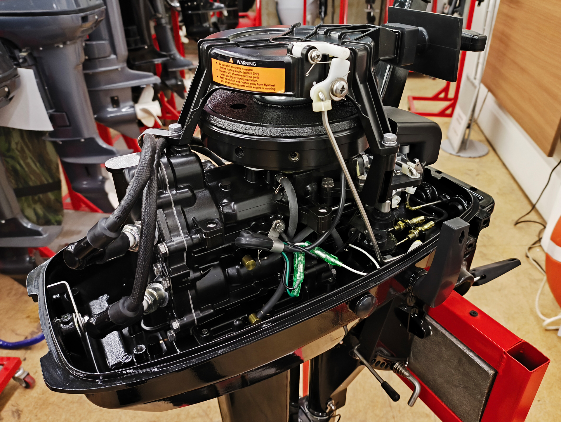 ��������������� ����������� ��������� ������ Gladiator G9.8F � ��������� �������� 50 �� ������������ ������� ��� � ���������������� ������ ��� ������ ��������.