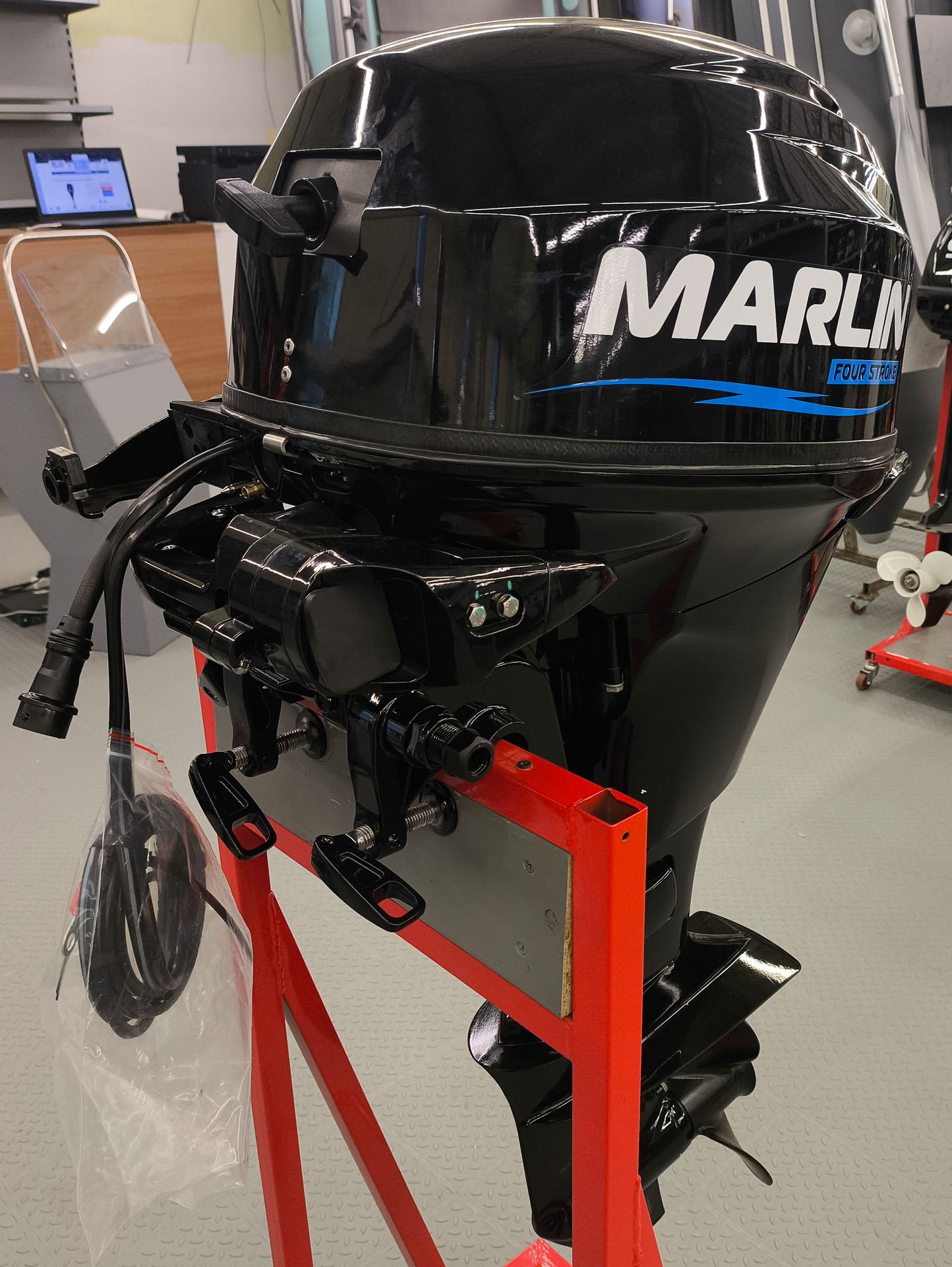 ˸���� ��������� ����� MARLIN MF9,9 AWRS ����� ����� 53 �� ������� ��������������� �������� (������ � ��������������) � ������������� ����������� ��� ������������� �������� ��������.