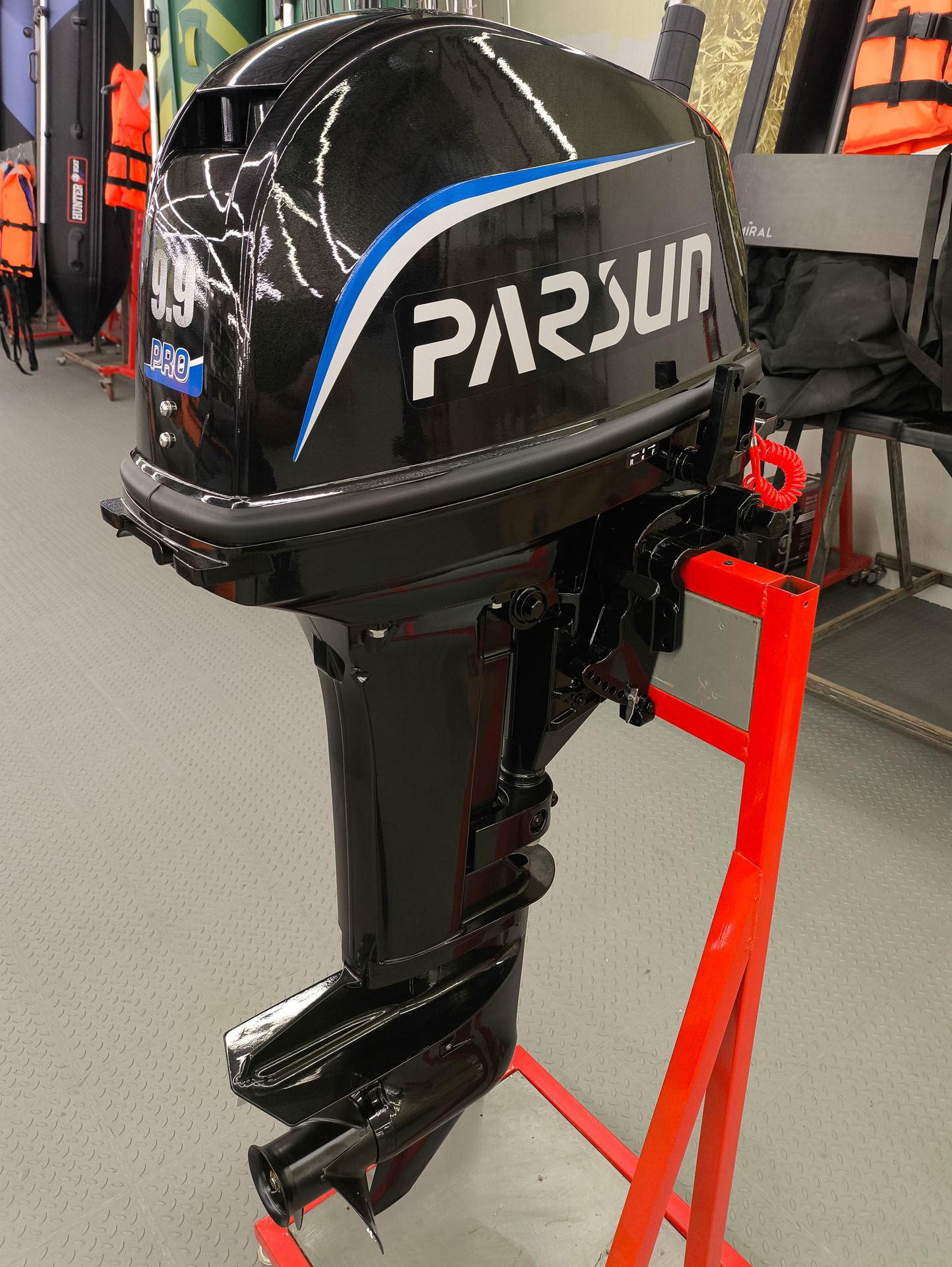 ������ ����������� �������� ����� Parsun T9.9 BMS PRO � ������� ������� 294 ���.�� ��������� �������� 18 �.�. � �� ������� ����������� � ����.