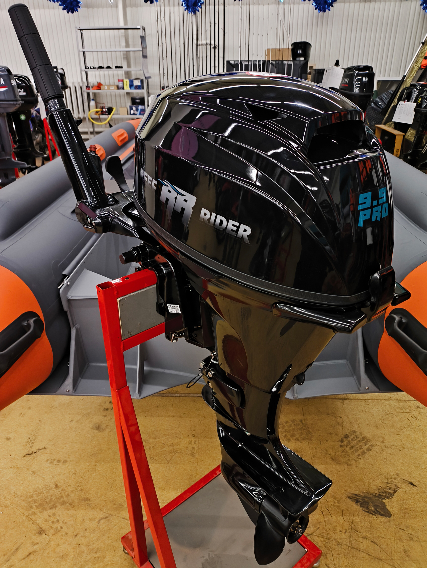 �������� ����� Reef Rider RRF9.9HES-IB PRO 362 CC (20 �.�.) - 4-������� � ���������������� � ���������� ���