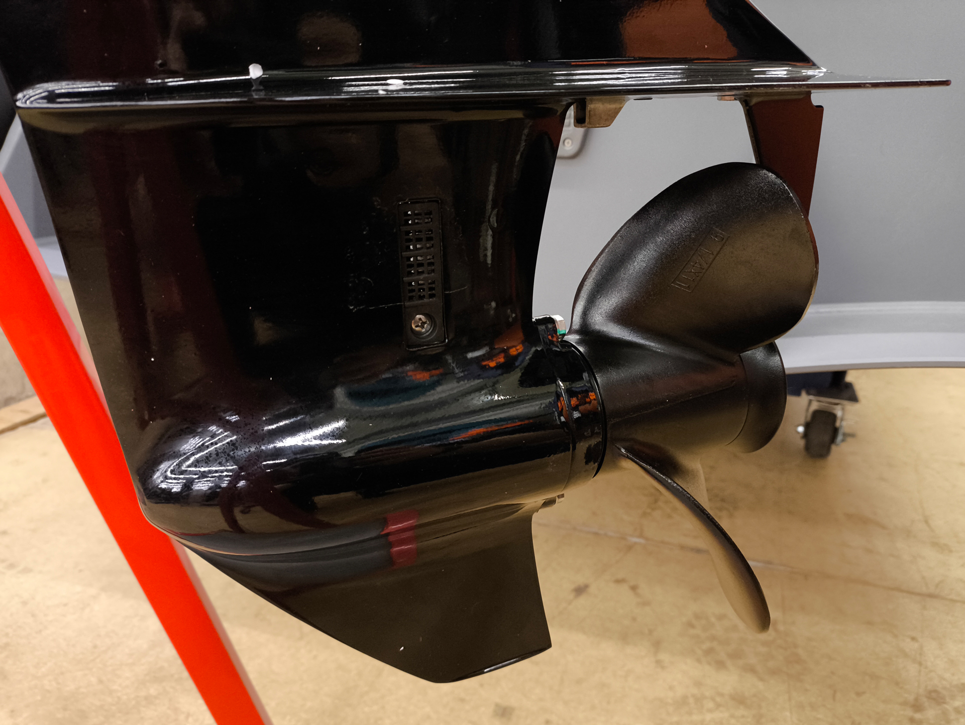 ������������� ��������� ����� Reef Rider RRF9.9HES-IB PRO ������� ������������� ����������� ������� ������ � ������ ��������� ��� ����������� ���� � �������� �������.