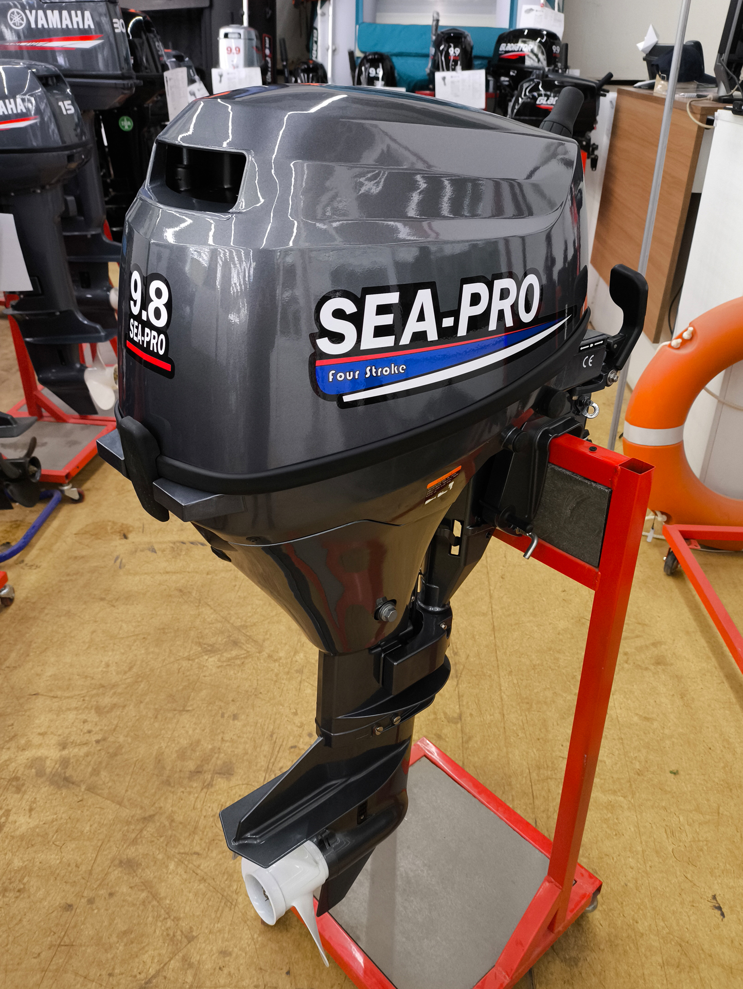 ������������� �������� ����� Sea-Pro F 9.8 S � ������� ������ 381 �� (�������� S) � ����������� ���������� ����� ��������������� �� ����������� �������� � ����������� �����.