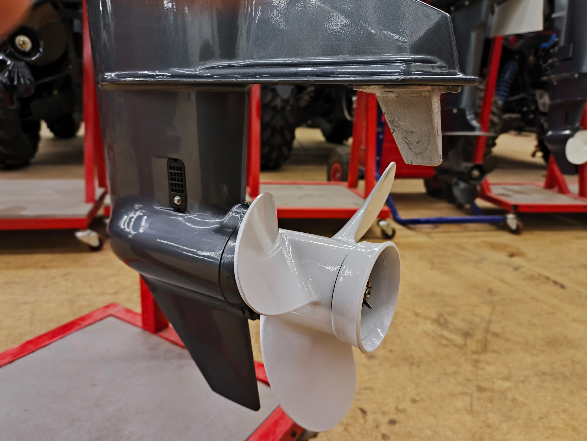 �������� ����� Sea-Pro F9.8S ������������� ������������� ������� ������, ��������� ������� � ������ � ������� ������������ ��� �������� ������ ������������.