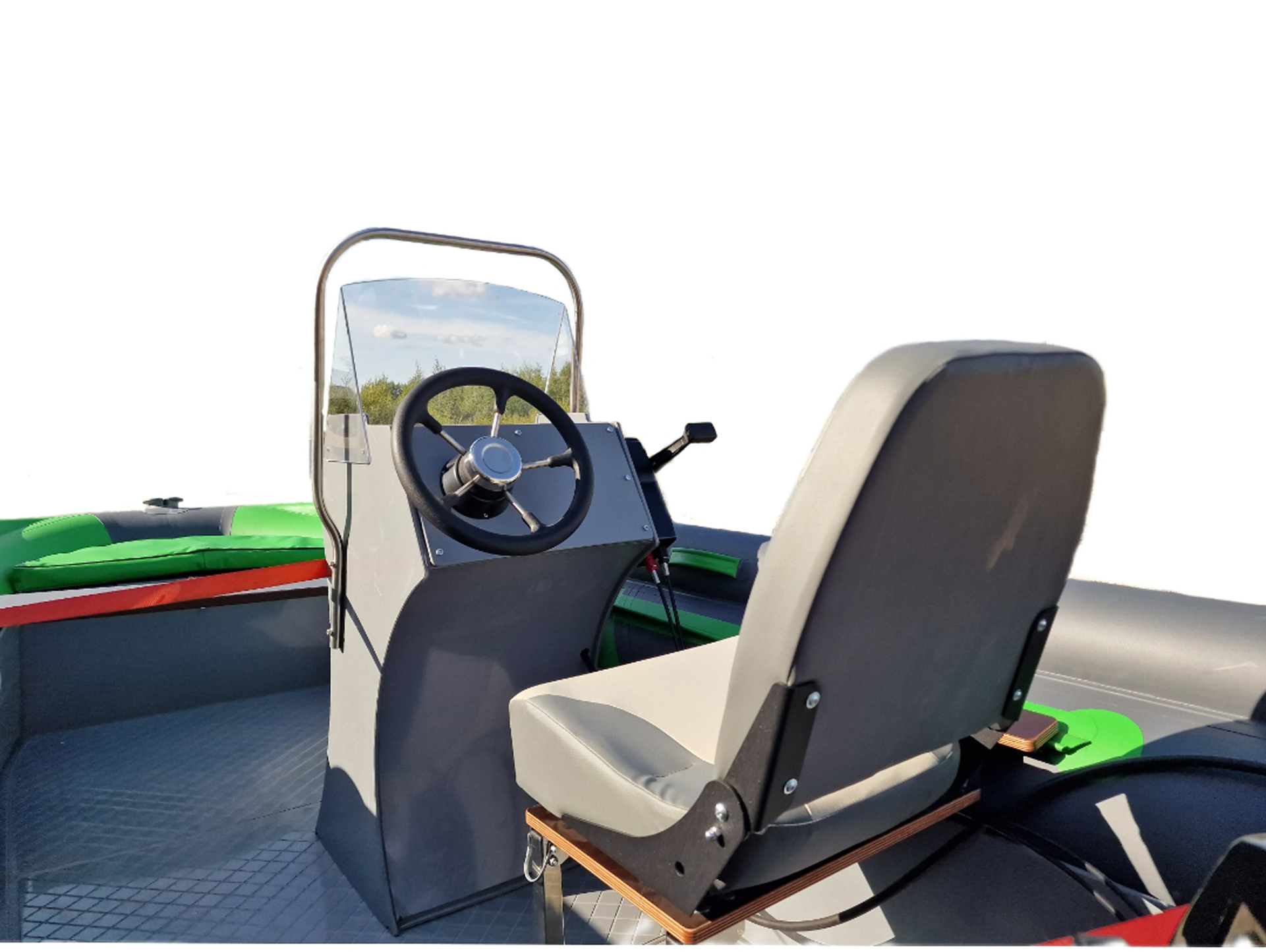 ������� RIB ��� �� ����������� ������� �������� ������������ ����� RIB Angler Tornado 430S Fi �������� ������������� � �������� ������� �� ��������� � ������� ����.