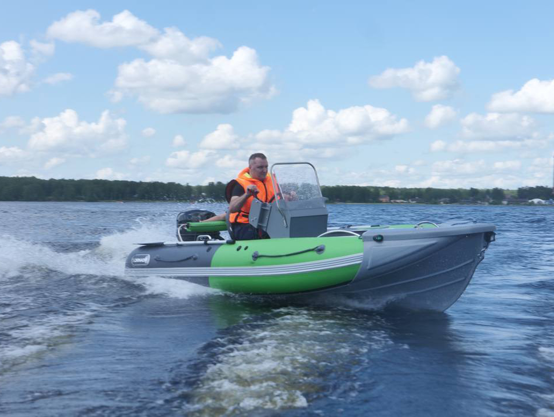 �������� ������ �������� 37 �� � ����� Angler Tornado 460 ����������� ������ ������, � ������ ������ 415 �� ������������� ��������� ��� ����������� ��� �� 60 �.�.